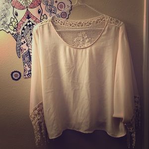 Cream color camisole 👚💐